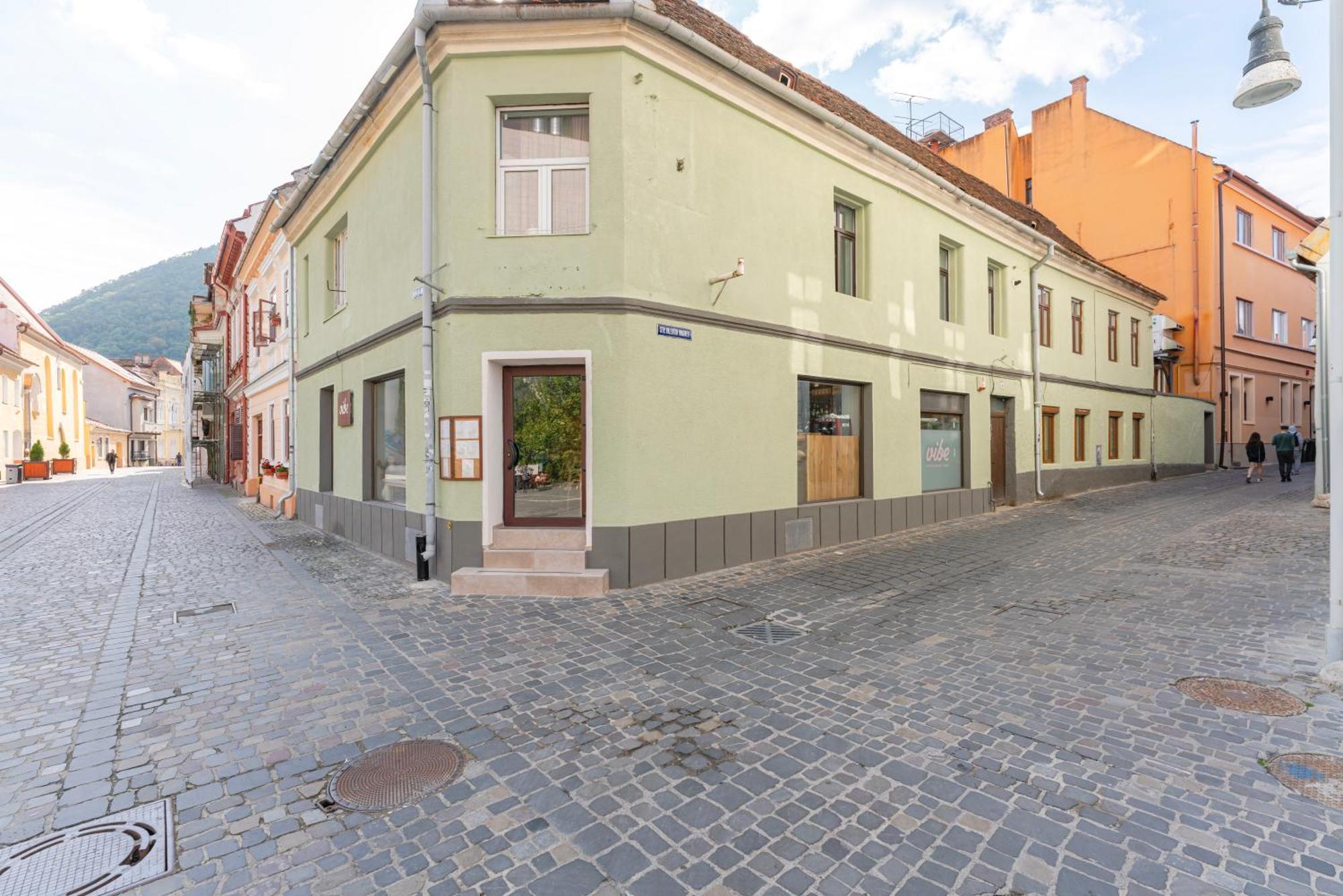 Appartamento Wagner Estate Feel The Old Town Vibe Braşov Esterno foto